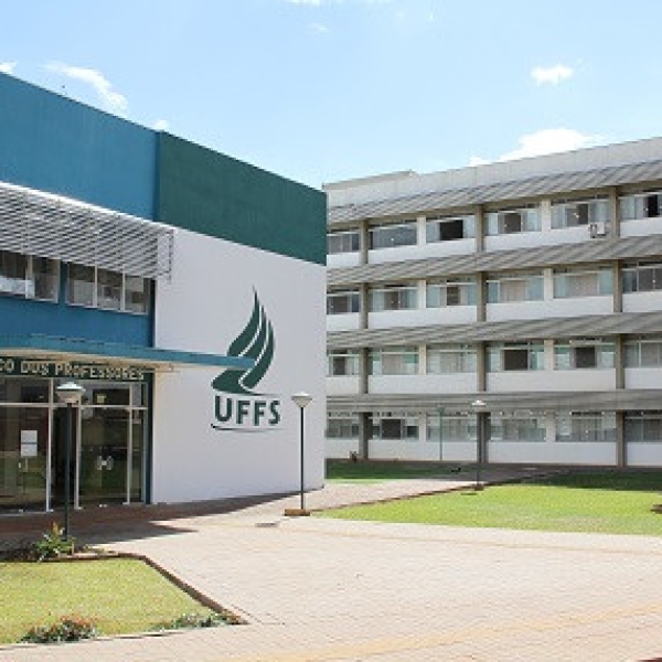 Universidade Federal da Fronteira Sul de Chapecó UFSS - Construtora ...